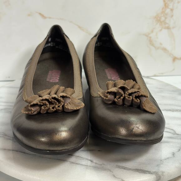 Munro American Bronze Leather Flats Women’s 8N USA Made Slip On Ruffle Toe - Picture 3 of 15